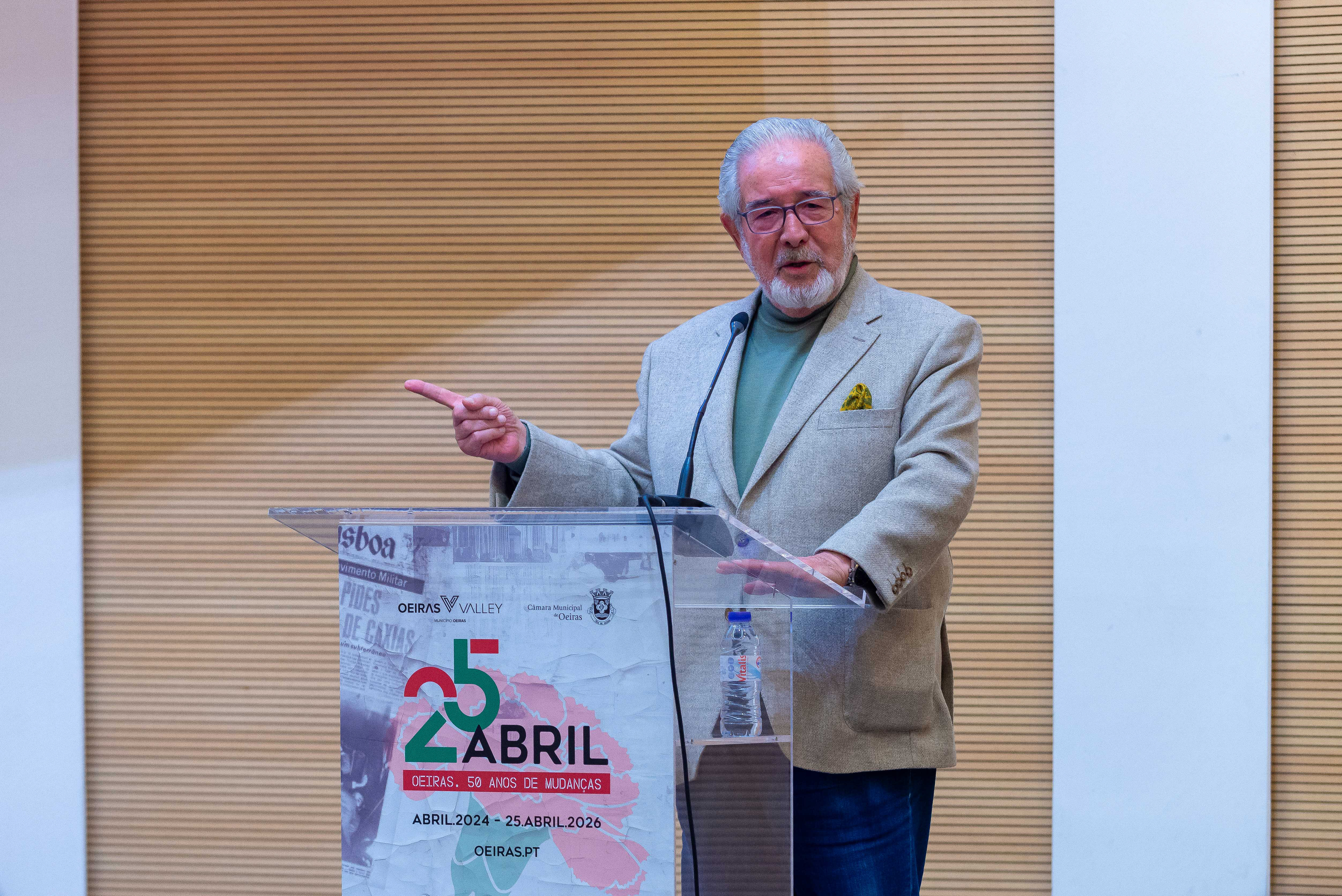 Fotografia do Presidente da CMO a discursar no evento