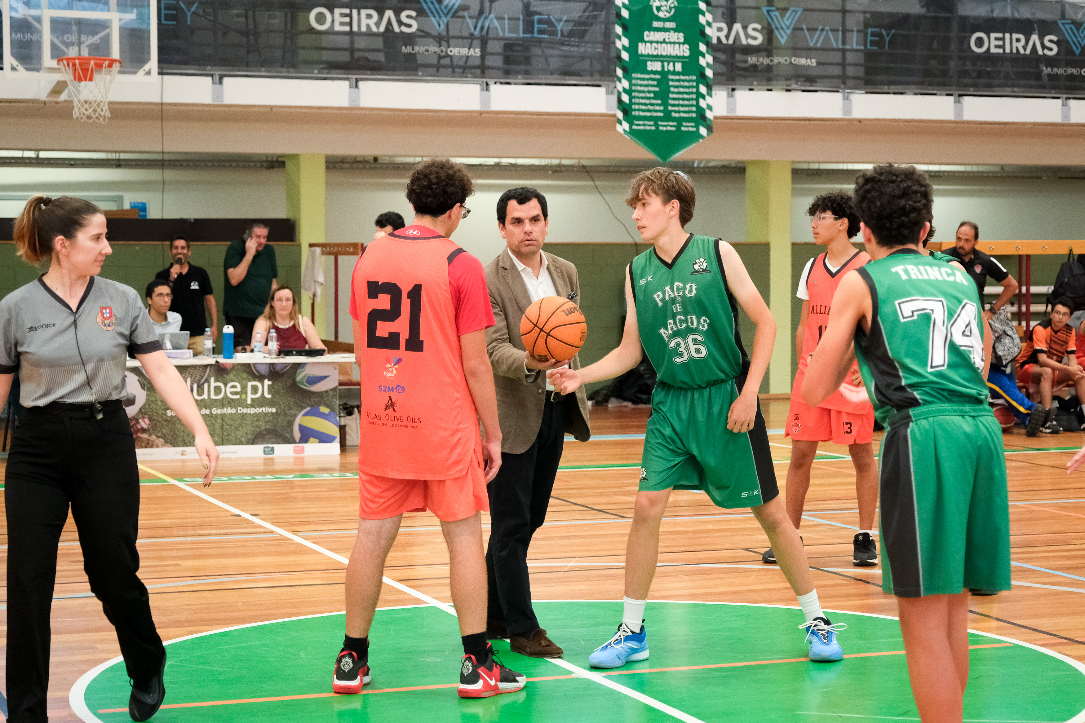 Vereador Pedro Patacho no torneio internacional de basquetebol de oeiras