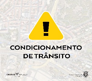 imagem de condicionamento de trânsito com triângulo amarelo