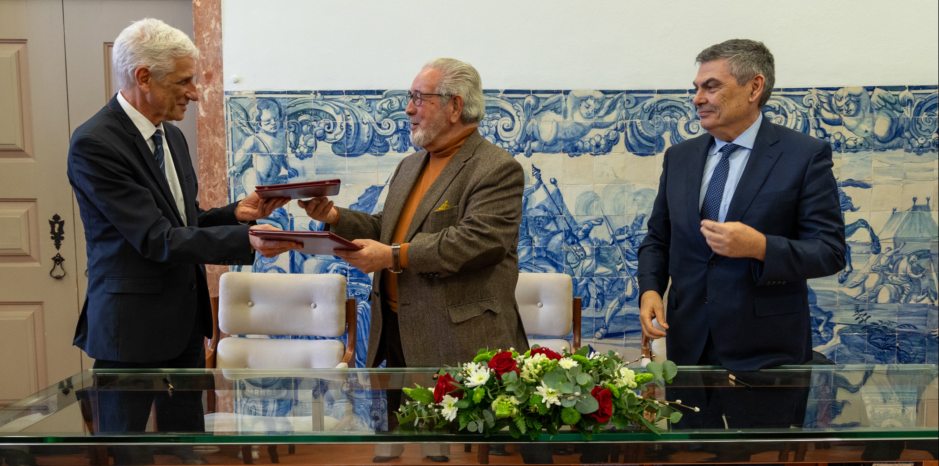 Assinatura PCMO e Presidente Gulbenkian 