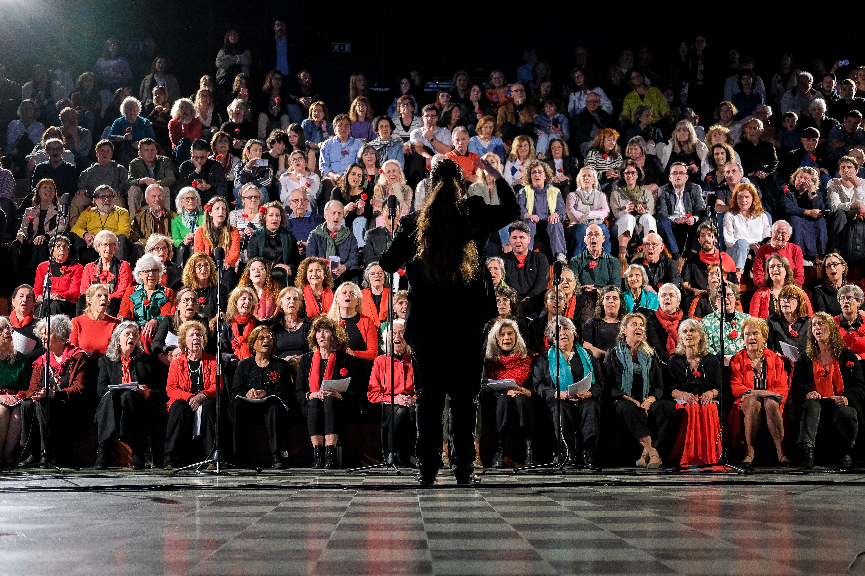 Coro comunitário a cantar